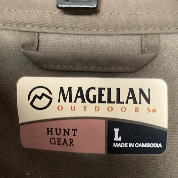 Ladies Magellan Outdoors Realtree Camo Shirt - Picture 6 of 8